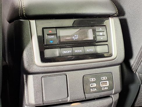 Used 2025 Subaru Ascent Onyx Edition AWD/4WD image 12