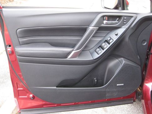 Used 2018 Subaru Forester 2.5i Touring w/ Popular Package #3B image 10