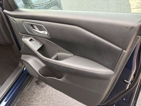 Used 2024 Nissan Rogue SV FWD image 14