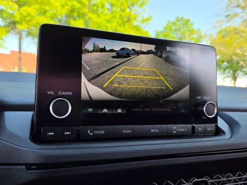 Used 2025 Honda Accord SE image 13