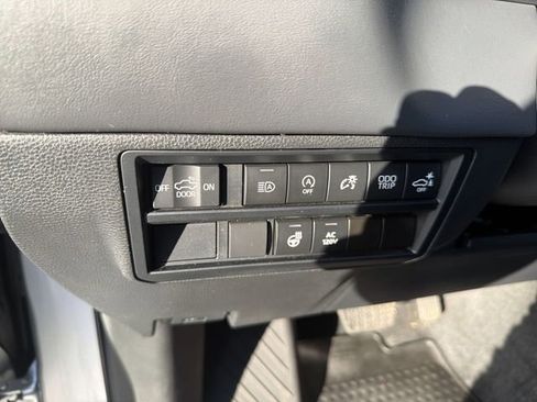 Used 2023 Toyota Tundra Platinum AWD/4WD image 11