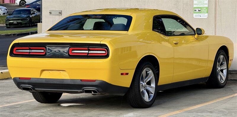 Used 2017 Dodge Challenger SXT RWD image 7