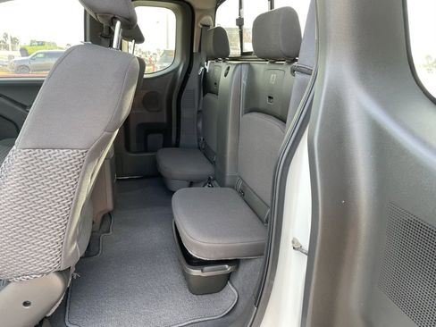 Certified 2021 Nissan Frontier SV image 13