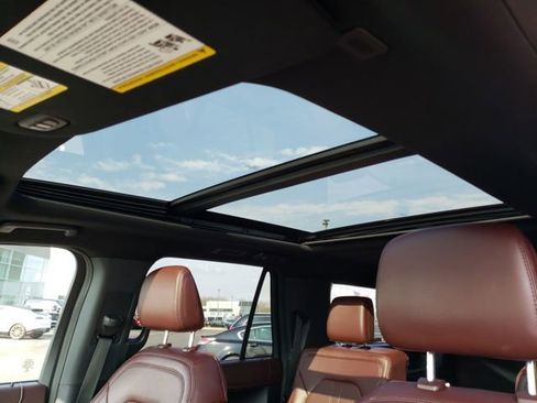 Used 2022 Ford Expedition Max Limited image 30