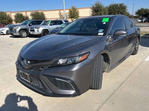 Used 2022 Toyota Camry SE image 7