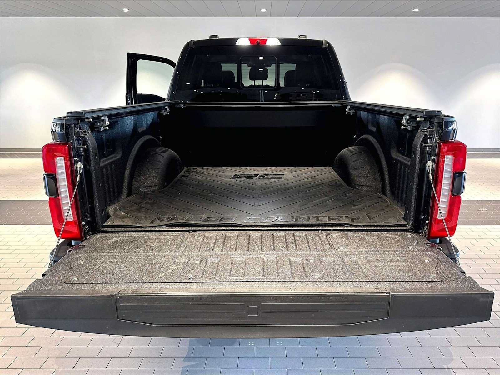 Used 2024 Ford F250 Lariat w/ Lariat Ultimate Package AWD/4WD image 35