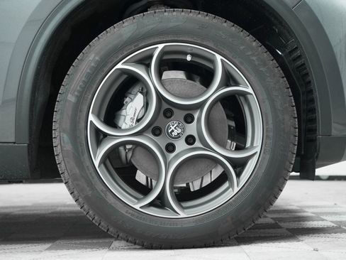 New 2025 Alfa Romeo Stelvio Sprint image 12