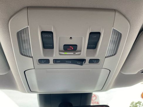 New 2026 Toyota Highlander XLE image 24