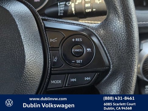 Used 2021 Toyota RAV4 XLE w/ Convenience Package FWD image 20