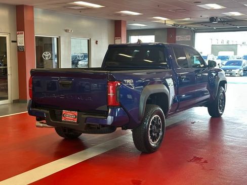 Certified 2024 Toyota Tacoma TRD Off-Road AWD/4WD image 4
