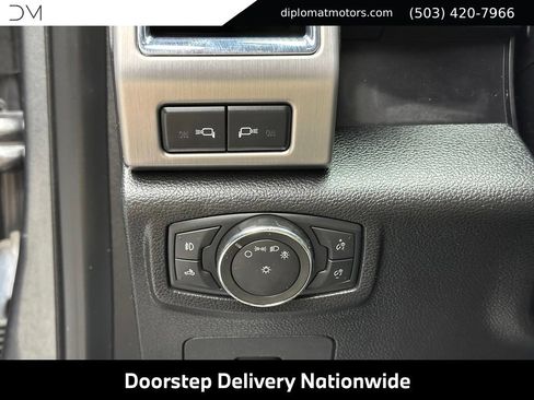 Used 2016 Ford F150 Platinum w/ Equipment Group 701A Luxury AWD/4WD image 32