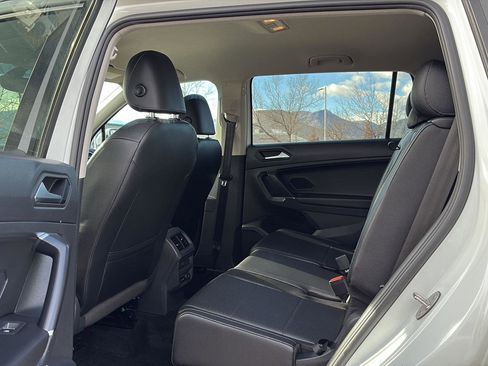 Used 2020 Volkswagen Tiguan SE image 13