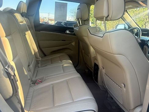 Used 2018 Jeep Grand Cherokee Overland image 25