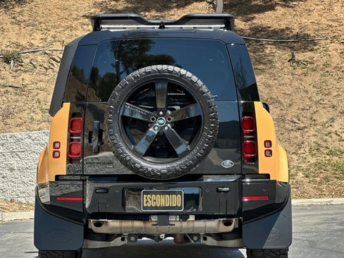 Used 2022 Land Rover Defender 110 Trophy Edition image 5