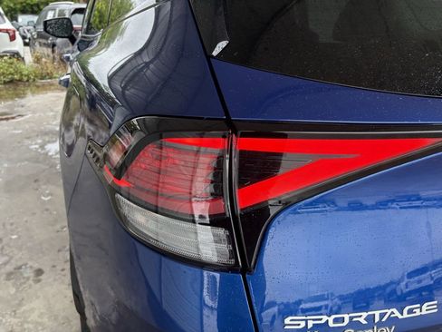 Certified 2025 Kia Sportage SX FWD image 11