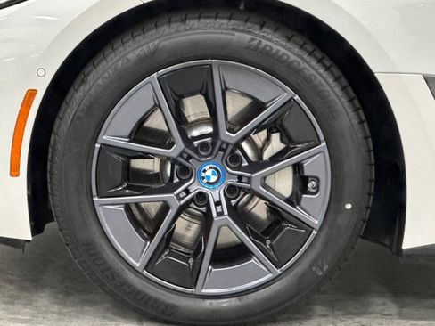 Used 2023 BMW i4 eDrive40 RWD image 32