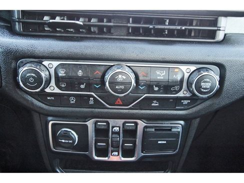 Used 2024 Jeep Wrangler Sport S image 27