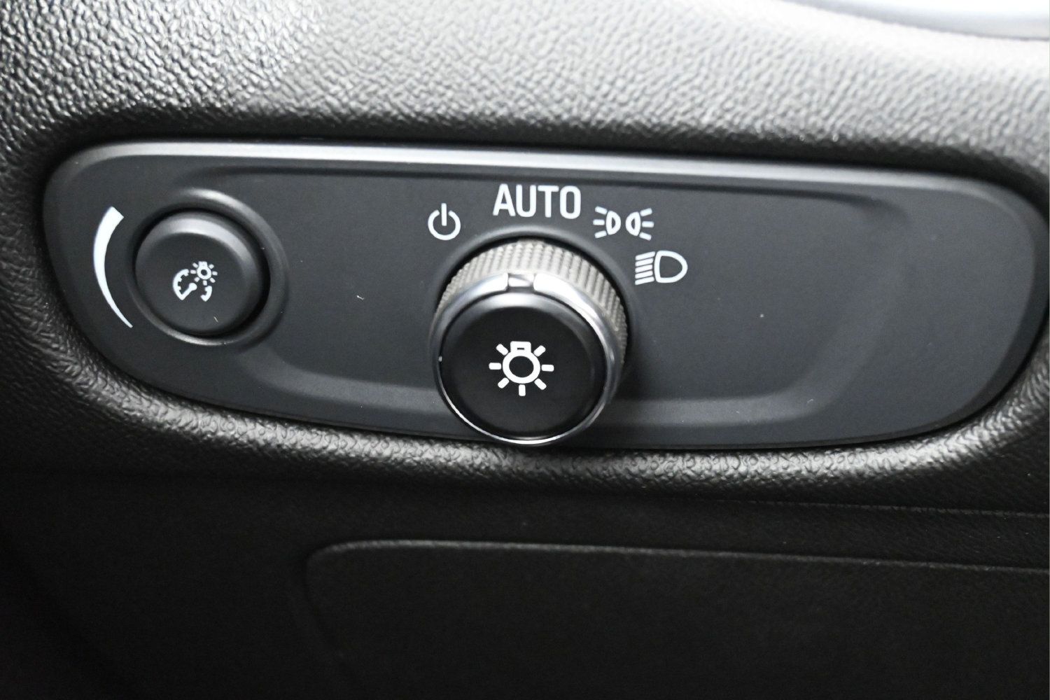 Used 2025 Chevrolet Malibu LT FWD image 16
