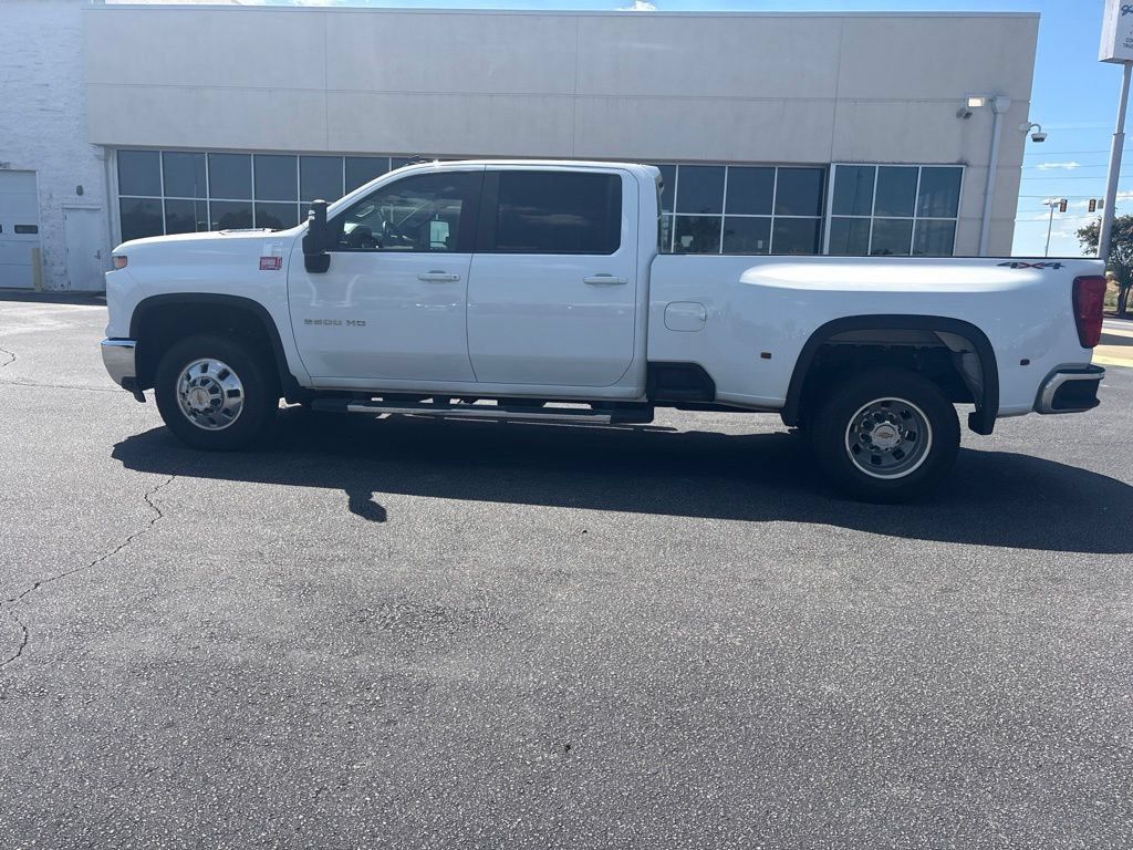 Used 2025 Chevrolet Silverado 3500 LT w/ Safety Package AWD/4WD image 7