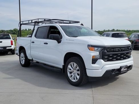 Used 2023 Chevrolet Silverado 1500 Custom AWD/4WD image 4