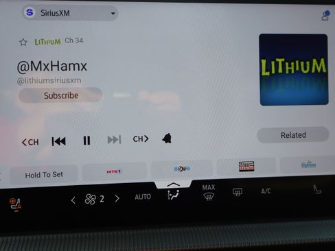 Used 2025 Ford Explorer ST image 19