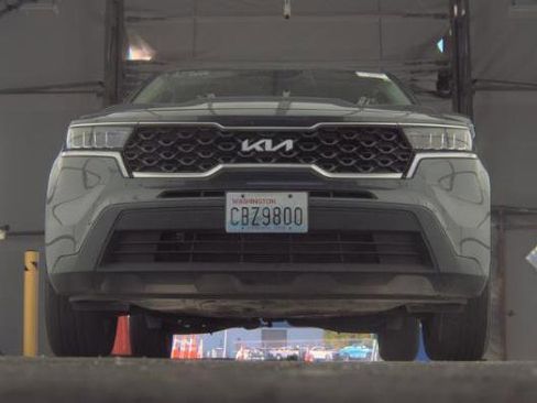 Used 2022 Kia Sorento LX AWD/4WD image 3