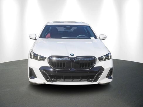 New 2026 BMW 540i xDrive w/ M Sport Package AWD/4WD image 2