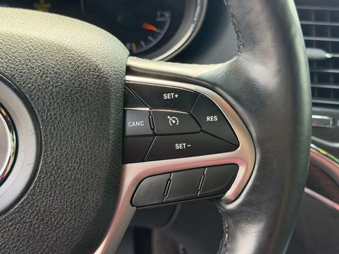 Used 2018 Jeep Grand Cherokee Limited w/ Luxury Group II AWD/4WD image 16