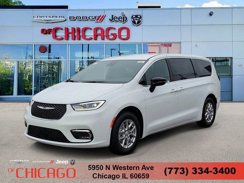 New 2026 Chrysler Pacifica Select FWD image 2