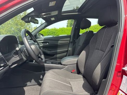 Used 2025 Honda Accord Sport image 6