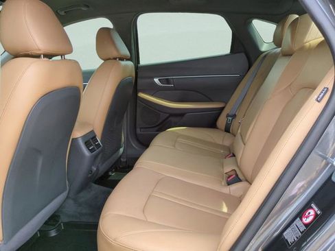 Used 2020 Hyundai Sonata SEL w/ Premium Package FWD image 9