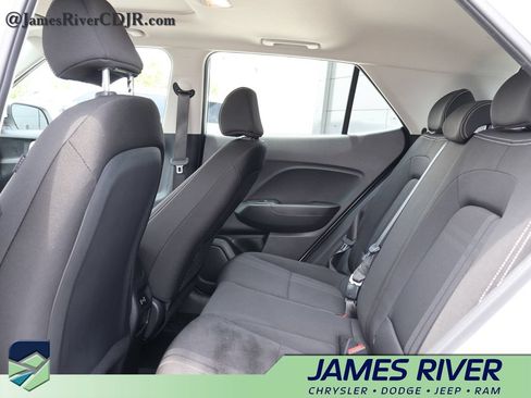 Used 2025 Hyundai Venue SEL FWD image 19