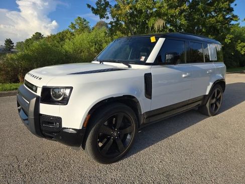 Used 2024 Land Rover Defender 110 X-Dynamic SE AWD/4WD image 1