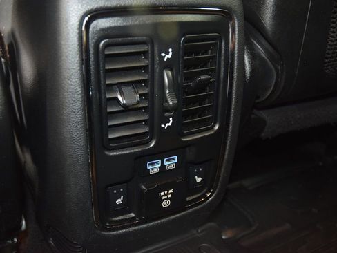 Used 2017 Jeep Grand Cherokee Limited image 44