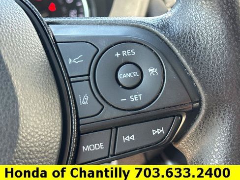 Used 2021 Toyota RAV4 LE AWD/4WD image 12