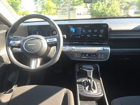 Used 2024 Hyundai Kona SEL AWD/4WD image 19