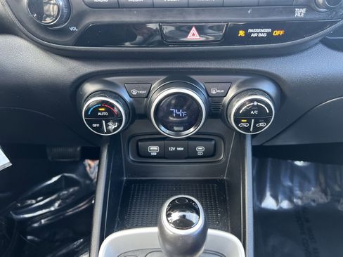 Used 2023 Hyundai Venue SEL w/ Cargo Package image 19