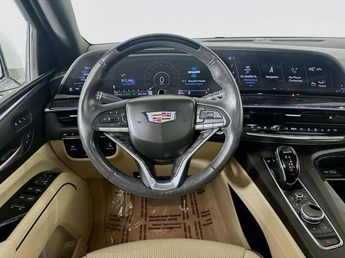 Used 2022 Cadillac Escalade Premium Luxury w/ Performance Package AWD/4WD image 23