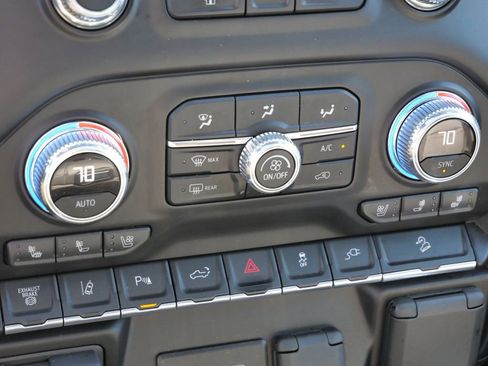 Used 2022 GMC Sierra 3500 Denali image 40