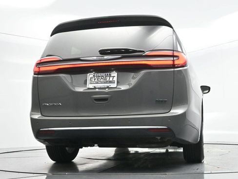 Used 2025 Chrysler Pacifica Select FWD image 76