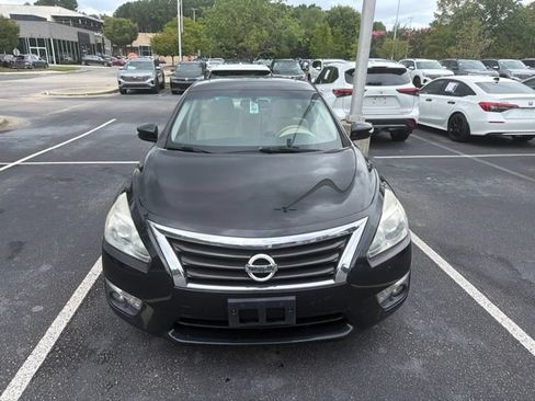 Used 2014 Nissan Altima 2.5 SV w/ Convenience Package FWD image 3
