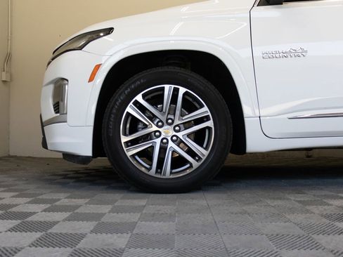 Used 2022 Chevrolet Traverse High Country AWD/4WD image 9