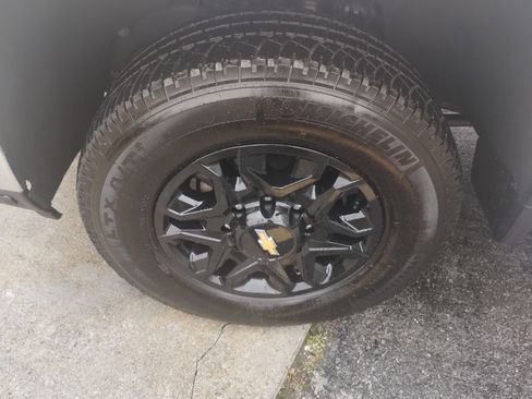 Used 2024 Chevrolet Silverado 2500 LT image 21