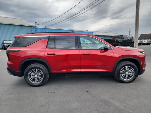 New 2026 Chevrolet Traverse LT image 9