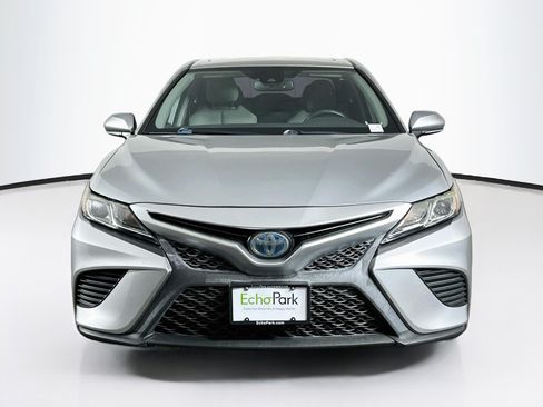 Used 2019 Toyota Camry SE w/ Audio Package FWD image 2