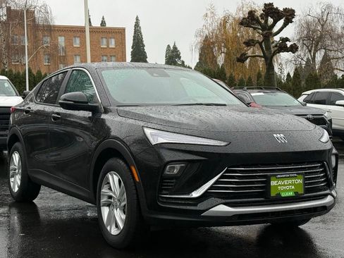 Used 2024 Buick Envista Preferred w/ Convenience I Package image 7