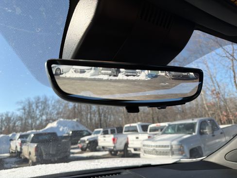 Used 2023 GMC Yukon Denali Ultimate image 19