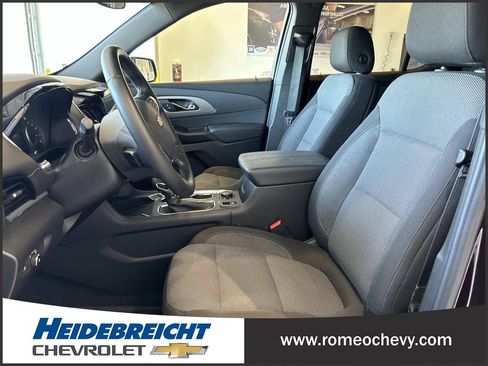 Used 2023 Chevrolet Traverse LT FWD image 13