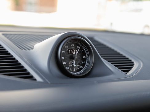 New 2026 Porsche Macan image 24