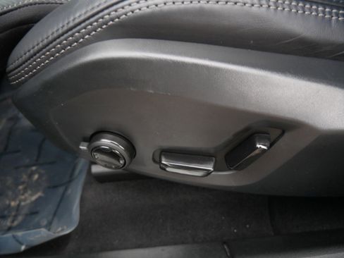 Used 2023 Volvo XC60 T8 Ultimate w/ Climate Package image 15